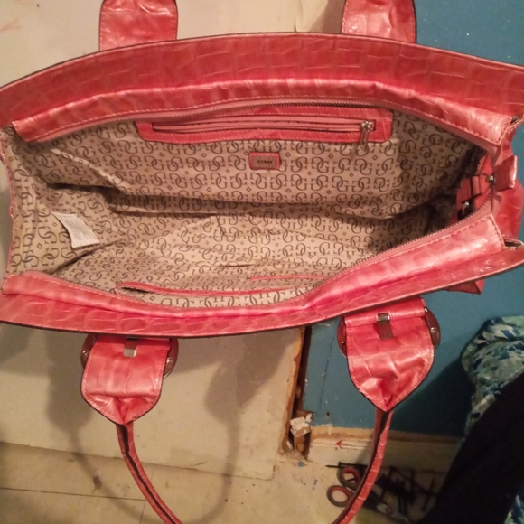 Guess handbag - Picture 4 of 4